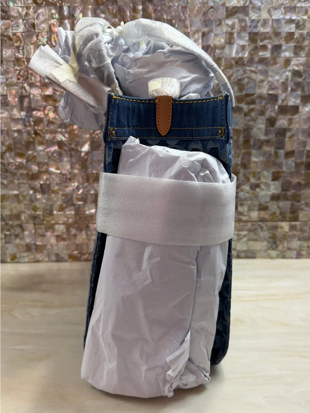 Brand-new Coach Field Tote 30 in Signature Denim, style CA108 - Picture 5 of 6